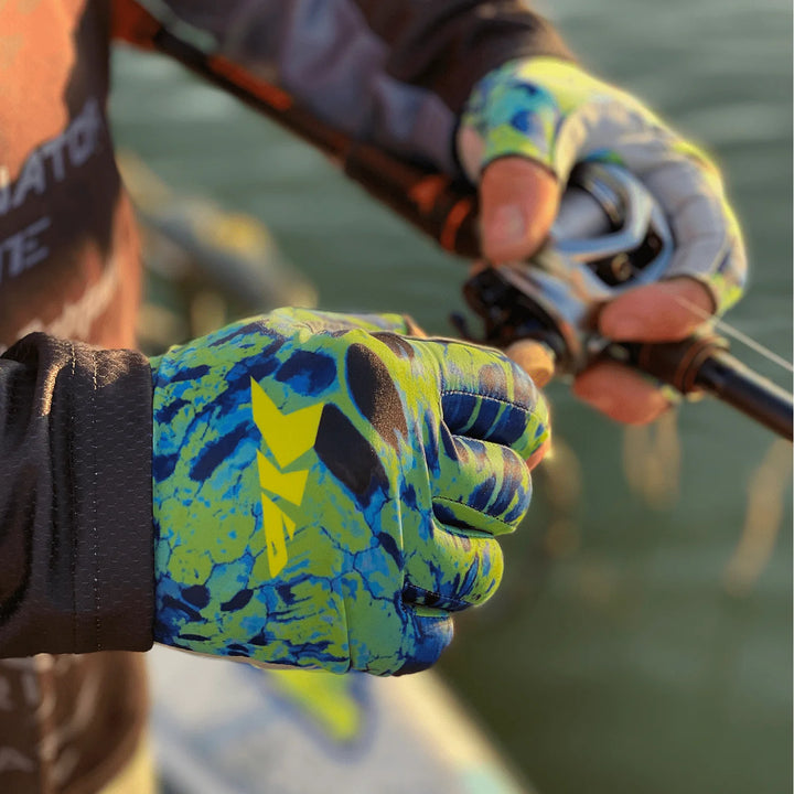 KastKing Gil Raker Gloves UPF50+ Fishing Handling Gloves UV Protection  Gloves Sun Protection Gloves for Men Or Women for Fishing, Outdoor,  Kayaking, Rowing - Blackout Prym1, Large : : Sports, Fitness 